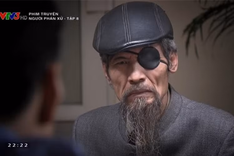 Thế “chột” trong “Người phán xử” luôn xuất hiện với tạo hình chột bên mắt trái và đeo băng như cướp biển. Ảnh: VTV