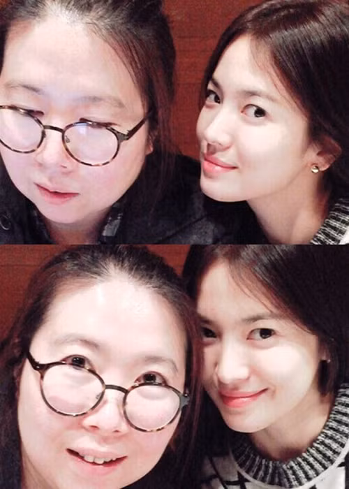 Dù không trang điểm và ăn mặc giản dị, Song Hye Kyo vẫn hút ánh nhìn của người đối diện. Ảnh: Intagram nhân vật