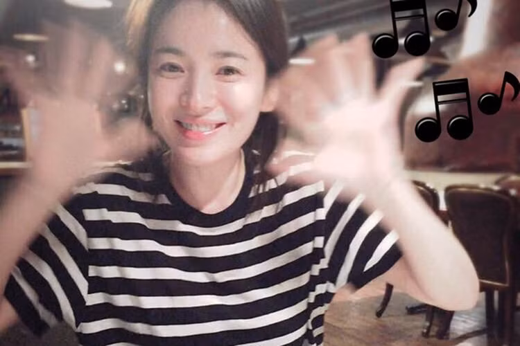 Sở hữu làn da láng mịn căng bóng, nét mặt thanh tú, ngọc nữ màn ảnh xứ Hàn luôn tự tin để mặt mộc ở đời thường. Ảnh: Intagram nhân vật