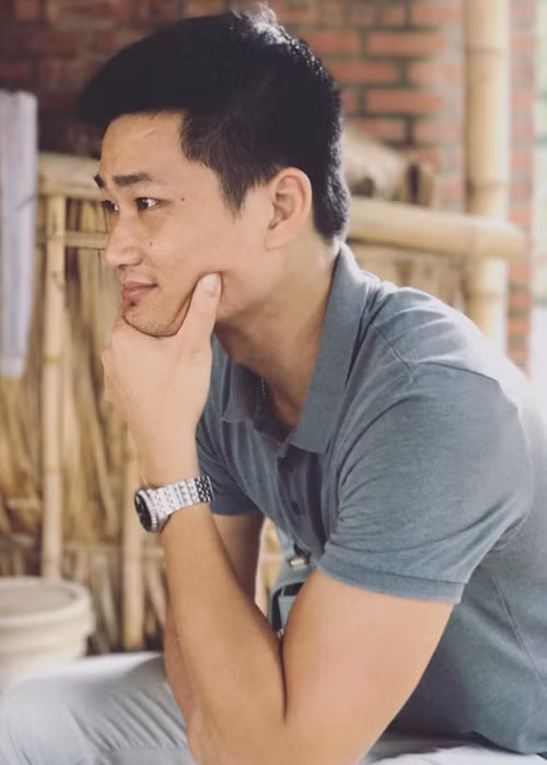 Chồng Bảo Thanh thường xuyên đến thăm và đưa đón vợ mỗi khi cô đi quay. Vì thế, Bảo Thanh gọi ông xã của mình là "bảo mẫu của năm". Ảnh: FBNV