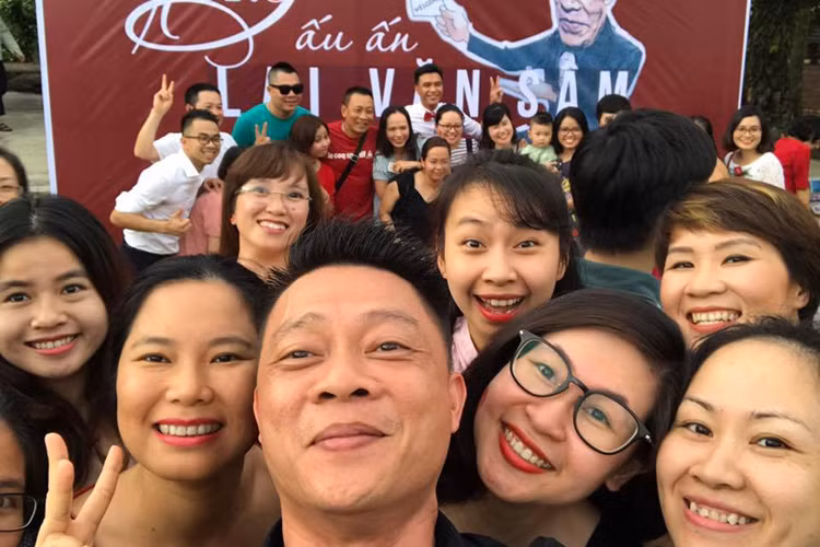 Dù nghỉ hưu từ ngày 1/7, MC Lại Văn Sâm vẫn sẽ dẫn dắt chương trình Ai là triệu phú. Ảnh: FBNV