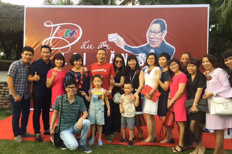 Trước thông tin nhà báo Lại Văn Sâm nghỉ hưu, cư dân mạng đã bày tỏ sự tiếc nuối đồng thời gửi lời chúc tốt đẹp đến MC “Ai là triệu phú”. Ảnh: FBNV