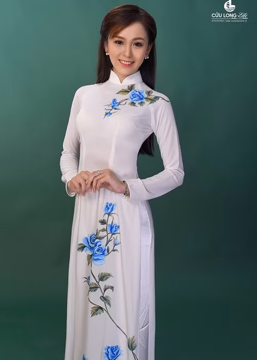 Trước Hoa khôi Nam Bộ 2017, Hải Yến từng tham gia cuộc thi Duyên dáng Áo bà ba Thành phố Cần Thơ 2017 và giành giải á khôi. Ảnh: Fanpage cuộc thi