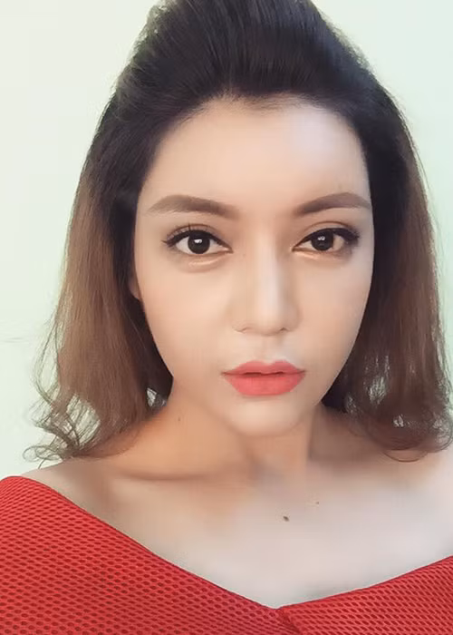 Hậu dao kéo, học trò Đàm Vĩnh Hưng trong cuộc thi The Voice 2012 nhận được những lời khen về diện mạo mới. Ảnh: FBNV