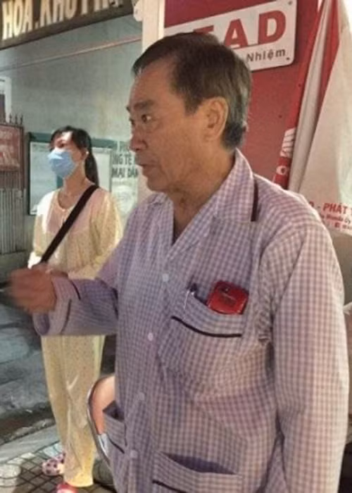 Kể từ khi mắc ung thư, nhạc sĩ Tô Thanh Tùng gặp nhiều khó khăn vì tiền viện phí, điều trị cũng như chi phí ăn ở, đi lại giữa Sài Gòn và Bình Dương khá cao. Ảnh: Saostar