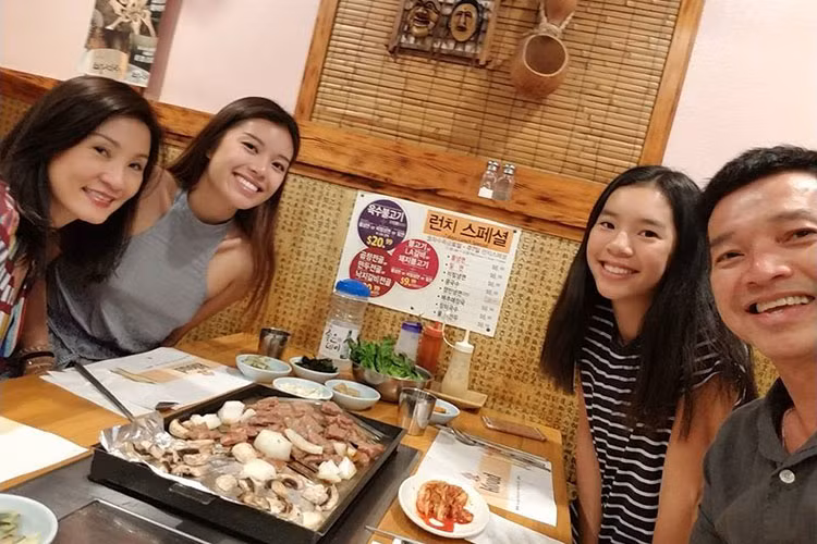 Gia đình Quang Minh - Hồng Đào vui vẻ đoàn tụ trong ngày 29/7 (giờ Mỹ).