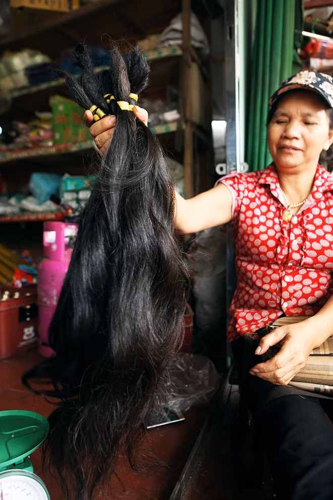 Di xe may xuyen Dong Duong, mua toc ca thien ha-Hinh-4