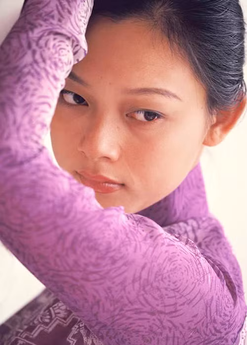 Hoàng Thu Hường từng học nghành diễn xuất tại trung cấp Văn hóa Nghệ thuật Việt Bắc ở Thái Nguyên trong 5 năm và tại Đại học Sân khấu Điện ảnh Hà Nội trong 4 năm. Ảnh: Dân Việt