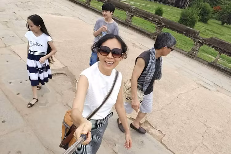 Hiện tại, Hoàng Thu Hường có tổ ấm hạnh phúc bên chồng võ sư cùng cậu con trai và cô con gái. Ảnh: FBNV