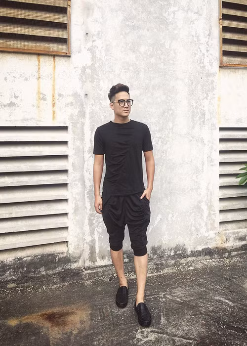 Diễn viên Chí Nhân buồn khi con trai không được cho về nhà nội. Hiện tại, bé sống cùng mẹ là diễn viên Thu Quỳnh.