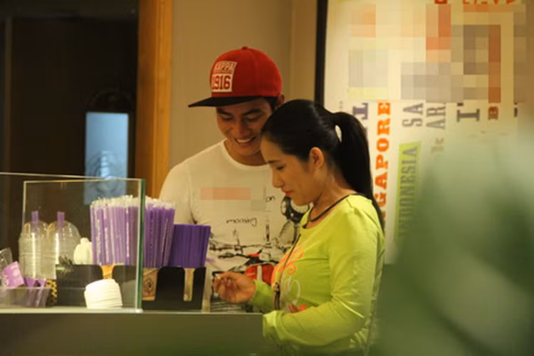 Hơn Minh Thành 10 tuổi nhưng Cát Tường cho biết cô không quan trọng tuổi tác trong tình yêu. Ảnh: Khám Phá