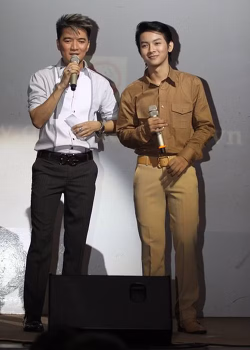 Soi moi quan he dac biet giua Dam Vinh Hung va Hoai Lam