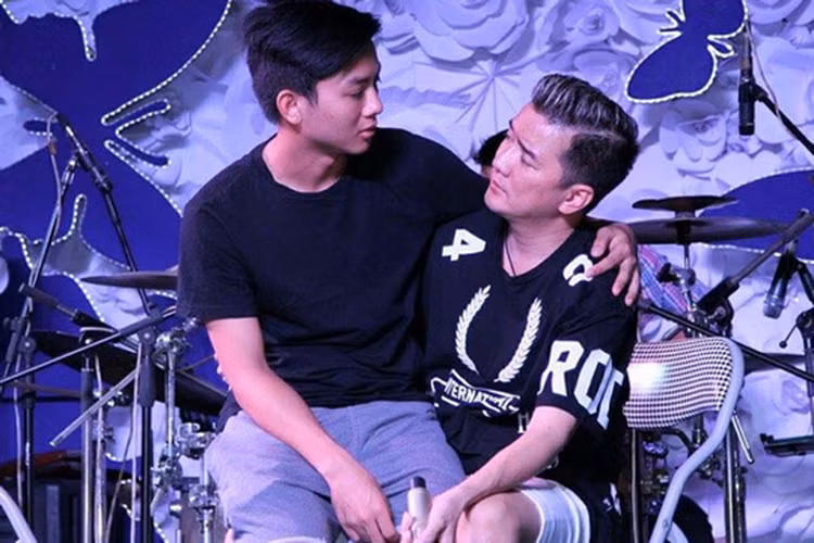 Quán quân Gương mặt thân quen 2014 thường xuyên được “ông hoàng nhạc Việt” mời tham gia các đêm nhạc của mình. Ảnh: Thể thao Việt Nam