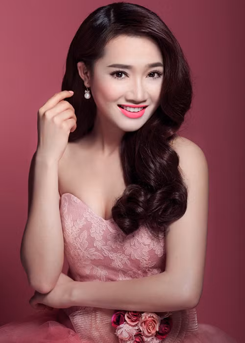 Hình ảnh Nhã Phương sexy trong bộ ảnh cưới từng gây chú ý khi được tung ra. Ảnh: Thể thao văn hóa