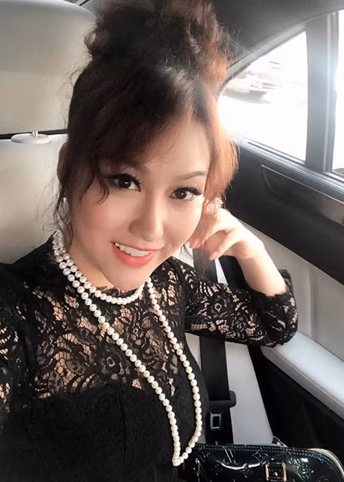 Đầu năm nay, Phi Thanh Vân gây ồn ào bởi cuộc hôn nhân tan vỡ với Bảo Duy. Sau khi cô chính thức ly hôn vào tháng 3, scandal mới lắng xuống.