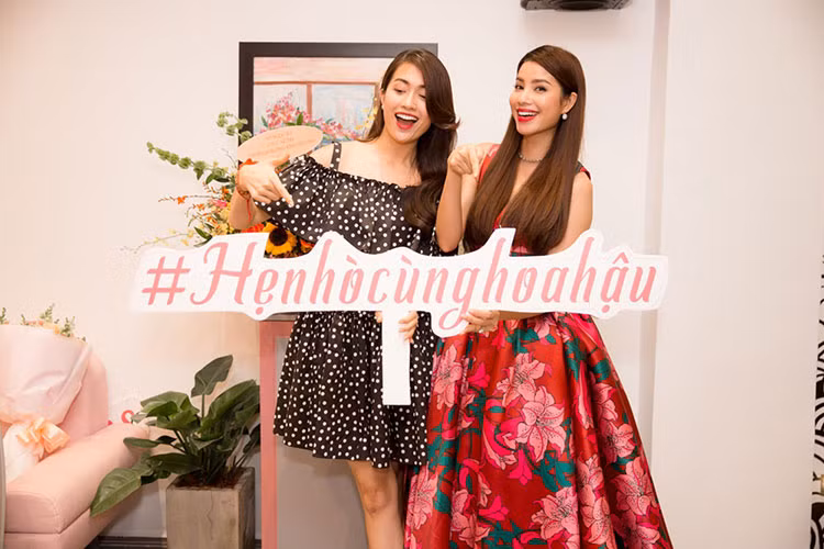 Phạm Hương hội ngộ Á hậu 2 cuộc thi Hoa hậu Hoàn vũ Việt Nam 2015 - Lệ Hằng.