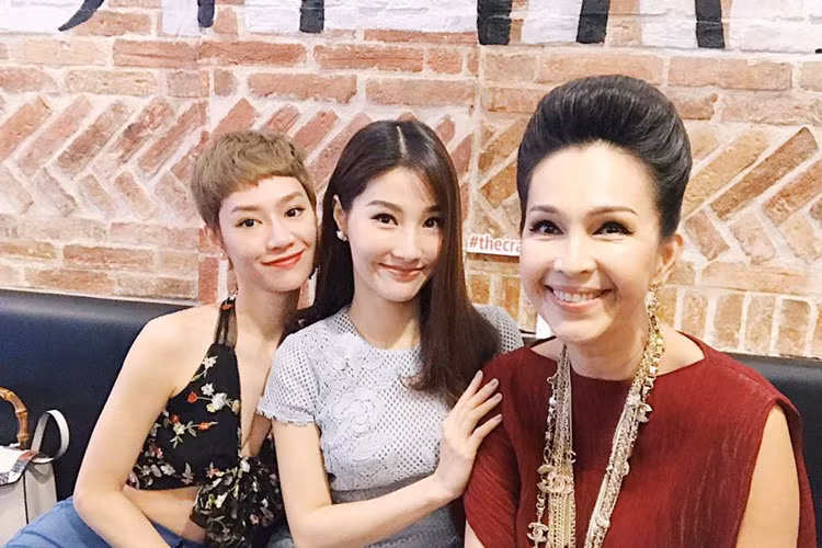 3 người đẹp tên My của showbiz Việt hội ngộ tại một sự kiện: ca sĩ Trà My, diễn viên Diễm My 9x và “nữ hoàng ảnh lịch” Diễm My (trái sang phải).