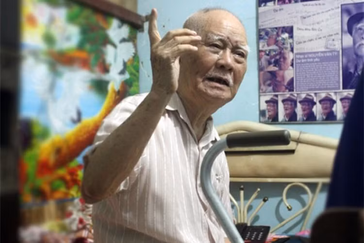 Nghệ sĩ Thái Linh cho hay, cô chọn cách giữ im lặng vì muốn bảo vệ bố cô. “Bố tôi nay đã già, trên 90 tuổi rồi, không còn nhận thức được nhiều trong hành động, luôn có sự tác động nhất định của những người đang sống bên ông”, cô chia sẻ. Ảnh: Báo phụ nữ