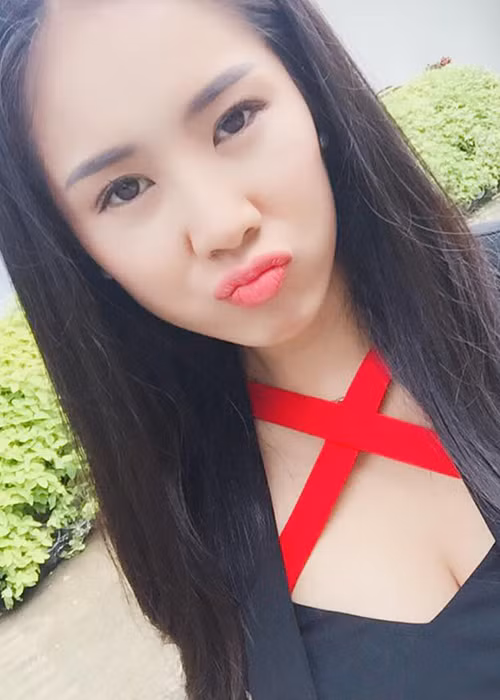 Còn nhớ, sau khi ly hôn, Lê Phương được khen ngợi ngày càng xinh đẹp. Theo nữ diễn viên, cô đã biết cách chăm sóc bản thân và tạo dựng hình ảnh.