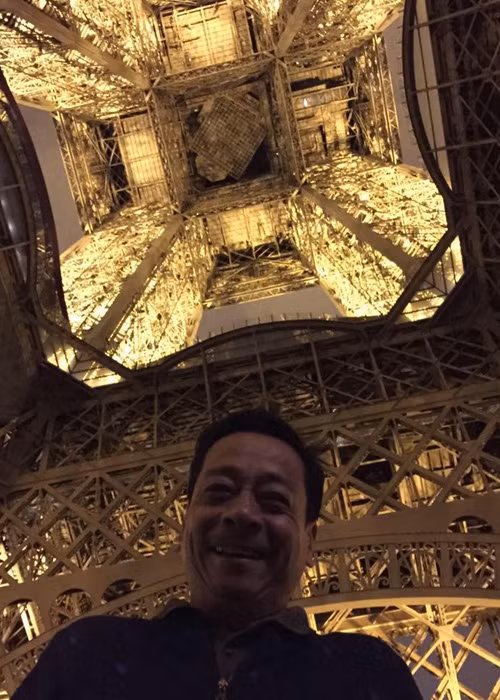 Trái với hình ảnh trên phim, ngoài đời, nghệ sĩ Hoàng Dũng có cuộc sống giản dị, đầy bình yên.