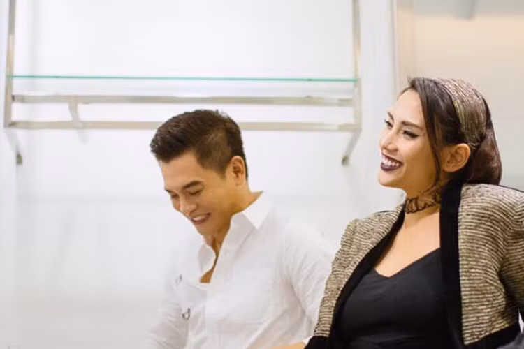 Mới đây, trên trang cá nhân, Võ Hoàng Yến cũng đăng tải loạt ảnh vui vẻ bên Nam Trung ở hậu trường chương trình Vietnam's Next Top Model All Stars 2017. Ảnh: FBNV