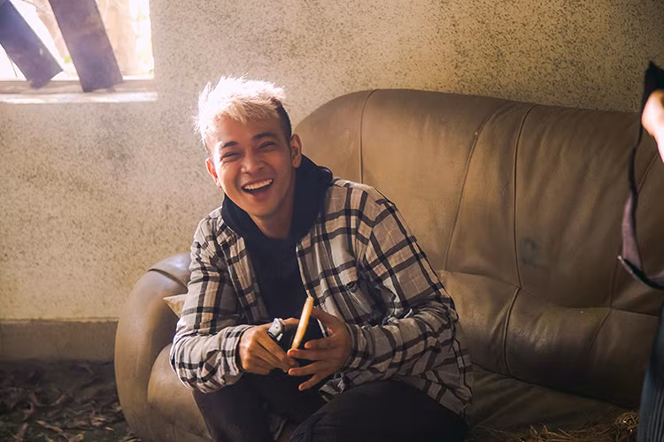 Bên trong vẻ gai góc, dữ tợn và có phần bặm trợn, nhân vật của Hoàng Phi lại có một câu chuyện hứa hẹn khiến nhiều khán giả bất ngờ.