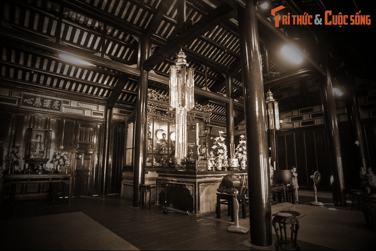 Lời nguyền được cư dân địa phương truyền tới ngày nay, khiến cho không gian tâm linh của chùa Thiên Mụ thêm phần huyền bí. Tuy nhiên, các sư thầy tu hành tại chùa khẳng định, chuyện “lời nguyền tình duyên” ở ngôi chùa cổ xưa này hoàn toàn mang tính thêu dệt.