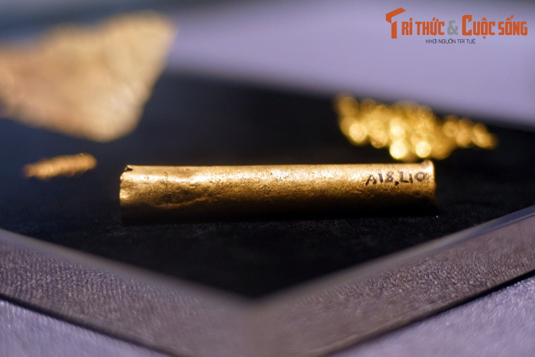 Cán dao bọc vàng, thời Lê sơ, thế kỷ 15-16.