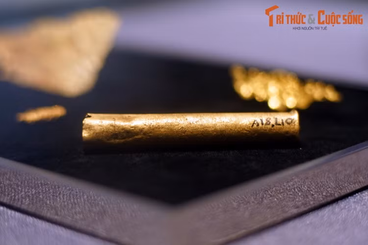 Cán dao bọc vàng, thời Lê sơ, thế kỷ 15-16.