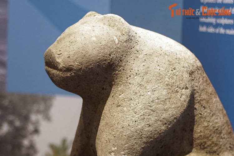 Các lăng thời kỳ này đều có quy mô nhỏ, đo đó tượng đặt ở lăng cũng không được quá lớn. Các tượng nói chung và tượng hổ nói riêng được thể hiện đơn giản ở cách tạo dàng, khối, đường nét, nhưng vẫn giàu tính biểu cảm.