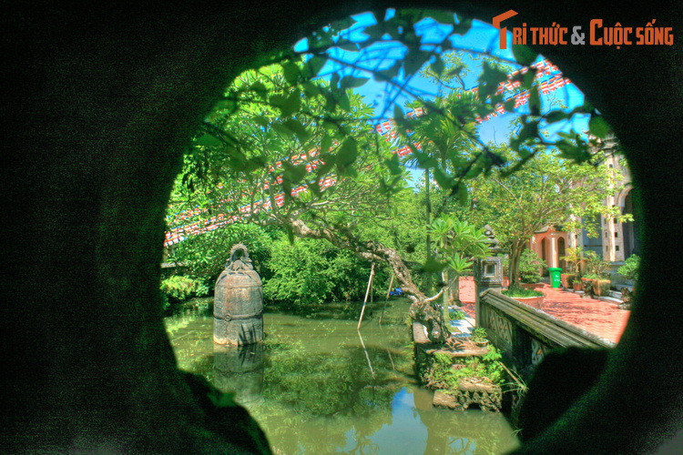 Từ lâu nay, dân gian trong vùng vẫn truyền miệng rằng nếu Đại Hồng Chung được đánh thì cả tỉnh Nam Định và một vài vùng lân cận sẽ nghe được tiếng ngân vang của quả chuông đặc biệt này. Đáng tiếc rằng do sự éo le của thời cuộc mà quả chuông khổng lồ này chưa bao giờ được đánh...