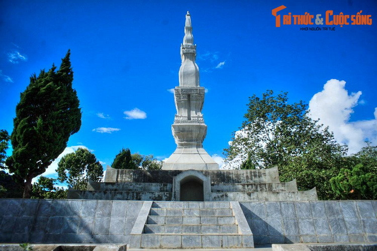 Ngày nay các tháp Lào được ghi nhận ở khu vực gần biên giới với nước bạn Lào ở các tỉnh Sơn La, Điện Biên và Nghệ An. Các tòa tháp đều có từ thế kỷ 16, khi một số cộng đồng cư dân Lào chạy sang Việt Nam tị nạn trước cuộc xâm lược của Miến Điện. Ảnh: Tháp Mường Và, tỉnh Sơn La.