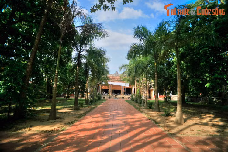 Sau khi Miên Tông nối ngôi với niên hiệu Thiệu Trị, vào năm 1844 ông cho xây một ngôi chùa ở nơi mình sinh ra, đặt tên là Diệu Đế Tự và sắc phong làm Quốc tự.