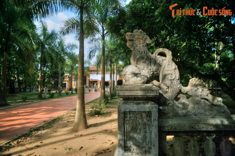 Trải qua các biến cố lịch sử như vụ kinh đô thất thủ năm 1882 và năm 1885, hầu hết các kiến trúc xưa của chùa Diệu Đế đều bị phá hủy, cảnh chùa tang thương đến nao lòng. Đây là số phận của rất nhiều ngôi chùa khi đất nước rơi vào tay giặc.