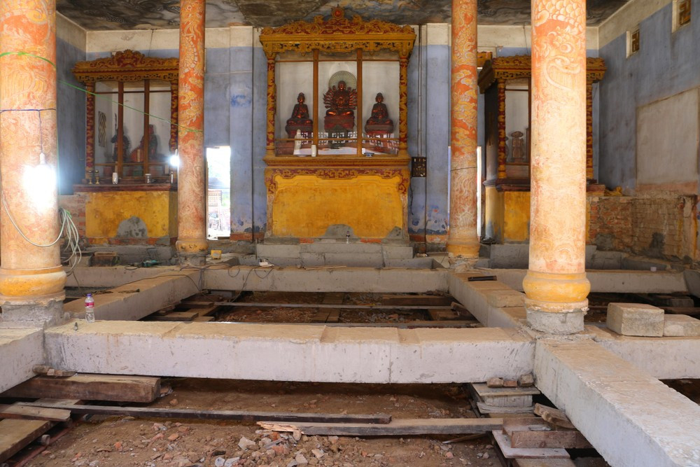 Hé lộ ngôi chùa Huế chính điện 1.000 tấn đang được dịch chuyển He lo ngoi chua Hue chinh dien 1.000 tan dang duoc dich chuyen