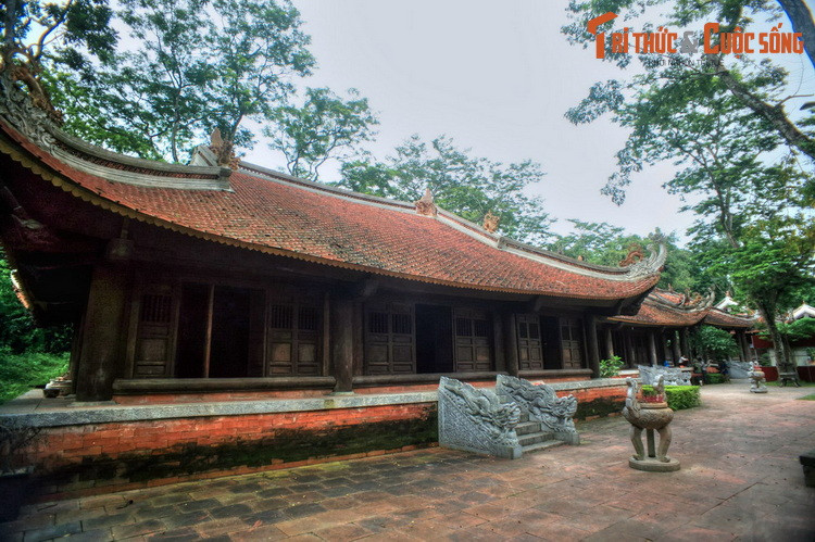 Xưa kia ở Lam Kinh có một hệ thống cung điện, đền miếu… nguy nga. Tiếc rằng do các biến động lịch sử mà nhiều công trình đã bị hủy hoại. Từ những năm 2000, Cố đô nhà Hậu Lê đã được tái thiết trên quy mô lớn và diện mạo dần dần được khôi phục. Ảnh: Khu Thái miếu Lam Kinh.