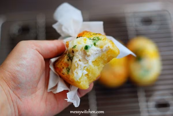 Gần đây món bánh rán Hotteok của Hàn Quốc, được làm từ bột mỳ, đường nâu, quế hoặc hạt hướng dương, với phần nhân từ mè đen, đậu phộng, đậu đỏ xay nhuyễn trộn cùng mật ong cũng làm mưa làm gió ở các cửa hàng bánh ngọt cho Teen.