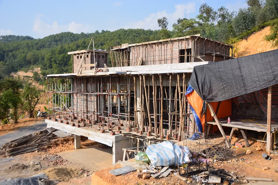 Hang loat biet thu xe rung xay trai phep o Ha Long: Trach nhiem quan phuong hay thanh pho?-Hinh-2