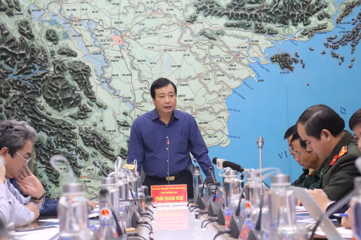 Bao so 6 vao Quang Ngai – Khanh Hoa: Quyet liet so tan dan, tam dong cua san bay