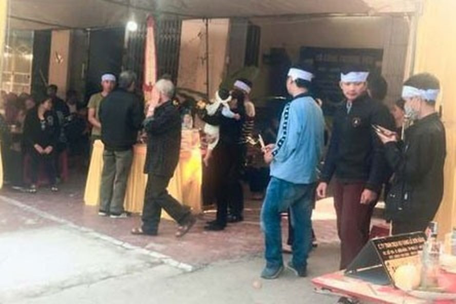 Bi can tu vong o Trai giam Ha Nam: Vet bam tim tren nguc chung minh dieu gi?