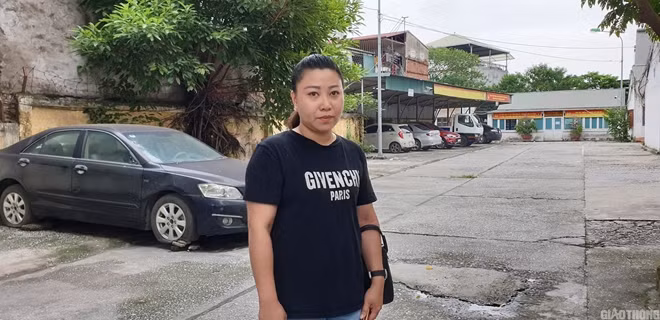 Da ky QD giang 2 cap bac, buoc ra khoi nganh doi voi nu dai uy nao loan san bay