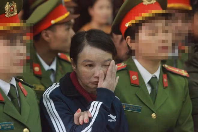 Xu me nu sinh giao ga Dien Bien: Tiet lo soc cua ong bo Cao Van Huong