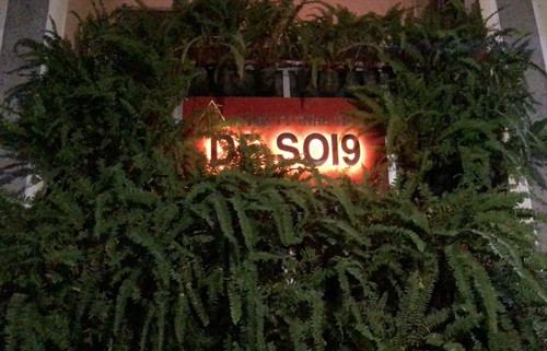 Tối 10/1, các trinh sát thuộc Công an quận 1 bất ngờ ập vào kiểm tra cơ sở spa “Soi.9” (đường Đinh Tiên Hoàng, phường Đa Kao, quận 1) thì bắt quả tang 2 nam thanh niên đang quan hệ đồng tính với nhau trên ghế nệm.