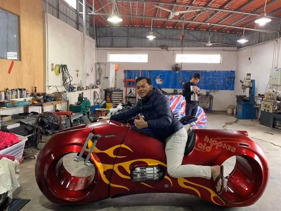 Với tội “Chứa chấp việc sử dụng trái phép chất ma tuý” theo Điều 256 Bộ luật hình sự năm 2015, Trần Ngọc Phúc đối mặt với bản án từ 2 đến 7 năm tù giam.