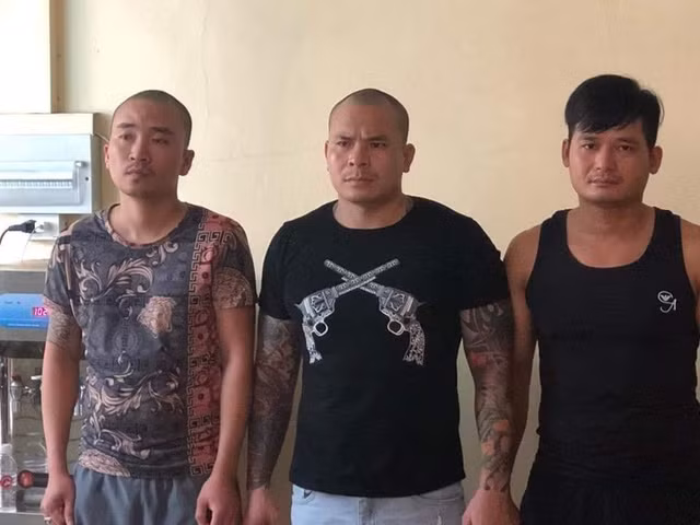 Với hành vi cưỡng đoạt 200 triệu đồng trái pháp luật, theo Điều 170 Bộ luật hình sự số 100/2015/QH13 ngày 27 tháng 11 năm 2015 quy định tội cưỡng đoạt tài sản, Đỗ Văn Quang có thể bị phạt tù từ 7 năm đến 15 năm. Tuy nhiên, trường hợp Công an TP Hà Nội có bằng chứng xác định Quang Rambom gây thương tích, cho vay nặng lãi, cung cấp số lô đề... thì "giang hồ mạng" quê Vĩnh Phúc có thể phải đi tù lâu hơn.