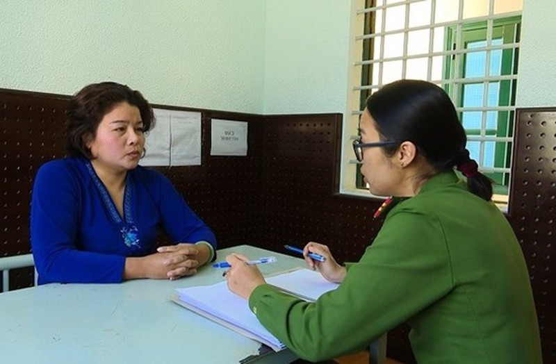 Kieu nu dieu hanh 11 cong ty ma buon ban hoa don “nhap kho” la... tan “doi hoa”