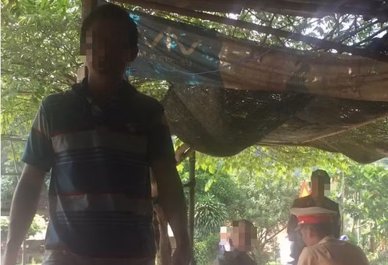 CSGT to cap tren bao ke xe tai bi dieu chuyen: “Tru dap” hay...dung quy trinh?