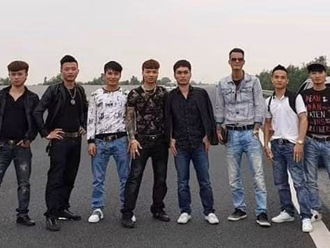 Mọi kết quả trúng thưởng dựa trên kết quả Xổ số miền Bắc trong ngày. Khá quy định các giao dịch trong ngày kết thúc trước 18h15 (giờ mở thưởng Kết quả Xổ số miền Bắc). Trong hơn 40 ngày, Khá và đồng bọn đã giao dịch gần 5 tỷ đồng từ việc ghi lô, đề. Khá hưởng lợi gần 300 triệu.