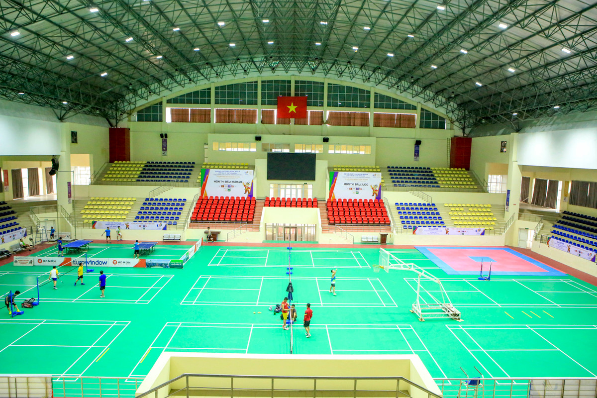 Giám đốc nhà thi đấu huyện Hoài Đức cho biết: “Chúng tôi đã bắt đầu chuẩn bị từ tháng 5/2021 đến nay toàn bộ cơ sở vật chất ở đây đã chuẩn bị xong, tất cả các hạng mục công trình phục vụ cho 2 môn thi đấu tại nhà thi đấu huyện Hoài Đức đã hoàn thiện 100%.”