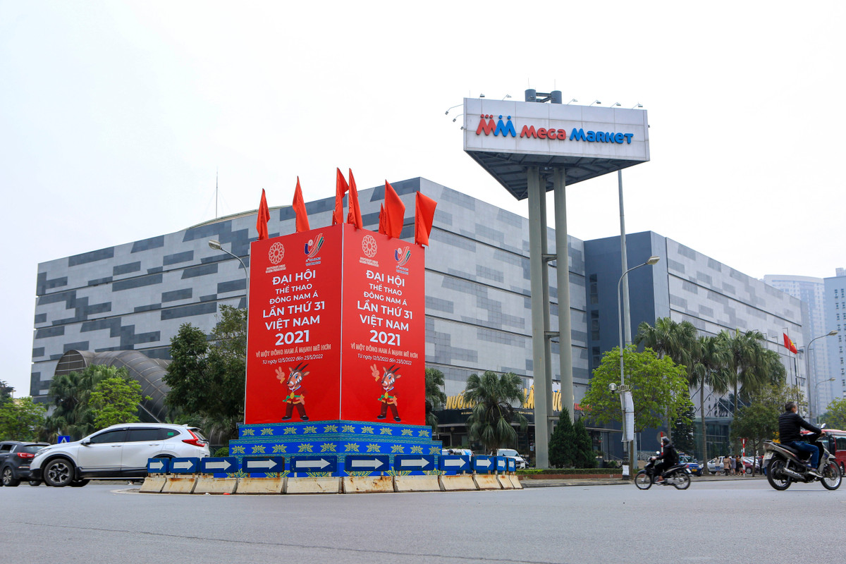 Những ngày này, tại các đường phố của Thủ đô Hà Nội đã trang hoàng nhiều pano áp phich chào mừng kỳ SEA Games thứ hai mà Việt Nam sẽ đăng cai.